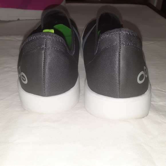 Women's Oofos Sz.9 Recovery EUC' - Picture 4 of 9